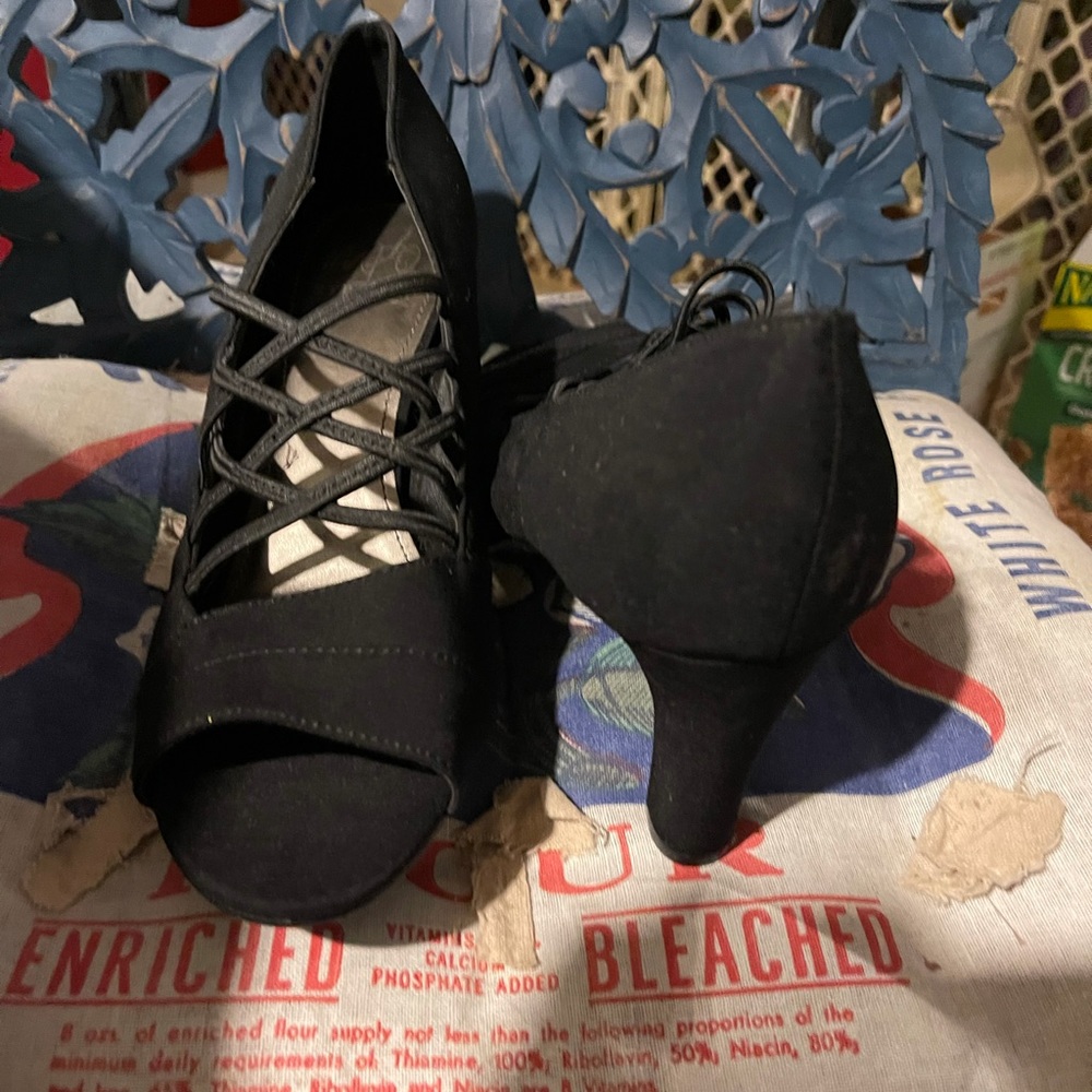 MPO Heel Sandal Cage Gladiator Heels Black Suede Open toe Women 8.5 excellent co
